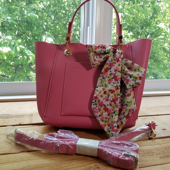 Vegan Leather Steve Madden Handbag - Picture 6 of 6